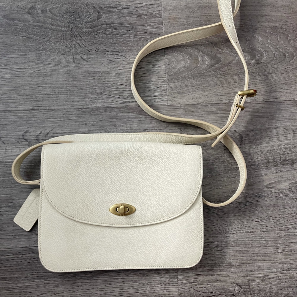 COPY - Vintage Coach White Leather Shoulder bag